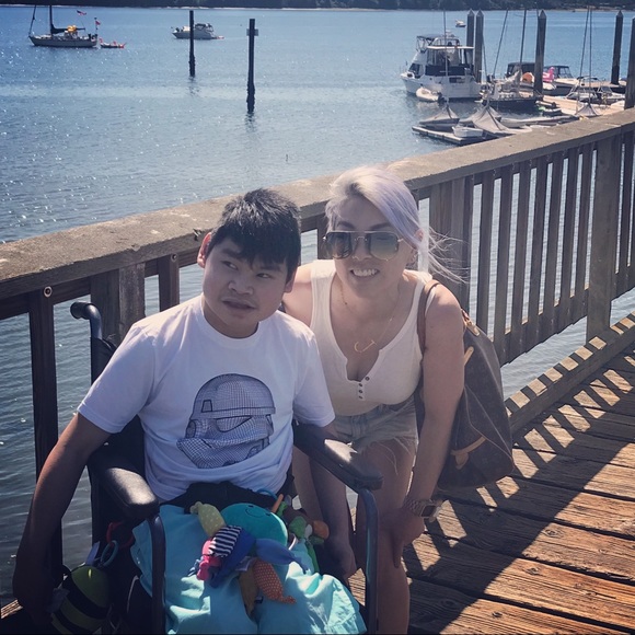 Meet your Posher, Jennifer - Picture 1 of 1